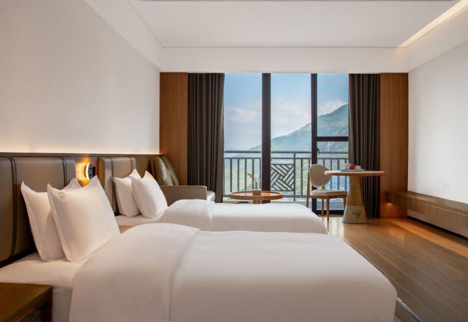 FUZHOU ROYAL HOT SPRING HOTEL & RESORTYunshui Pavilion - Health Villa (three Bedrooms And One Living Room+indoor And Balcony Hot Spring Pool)