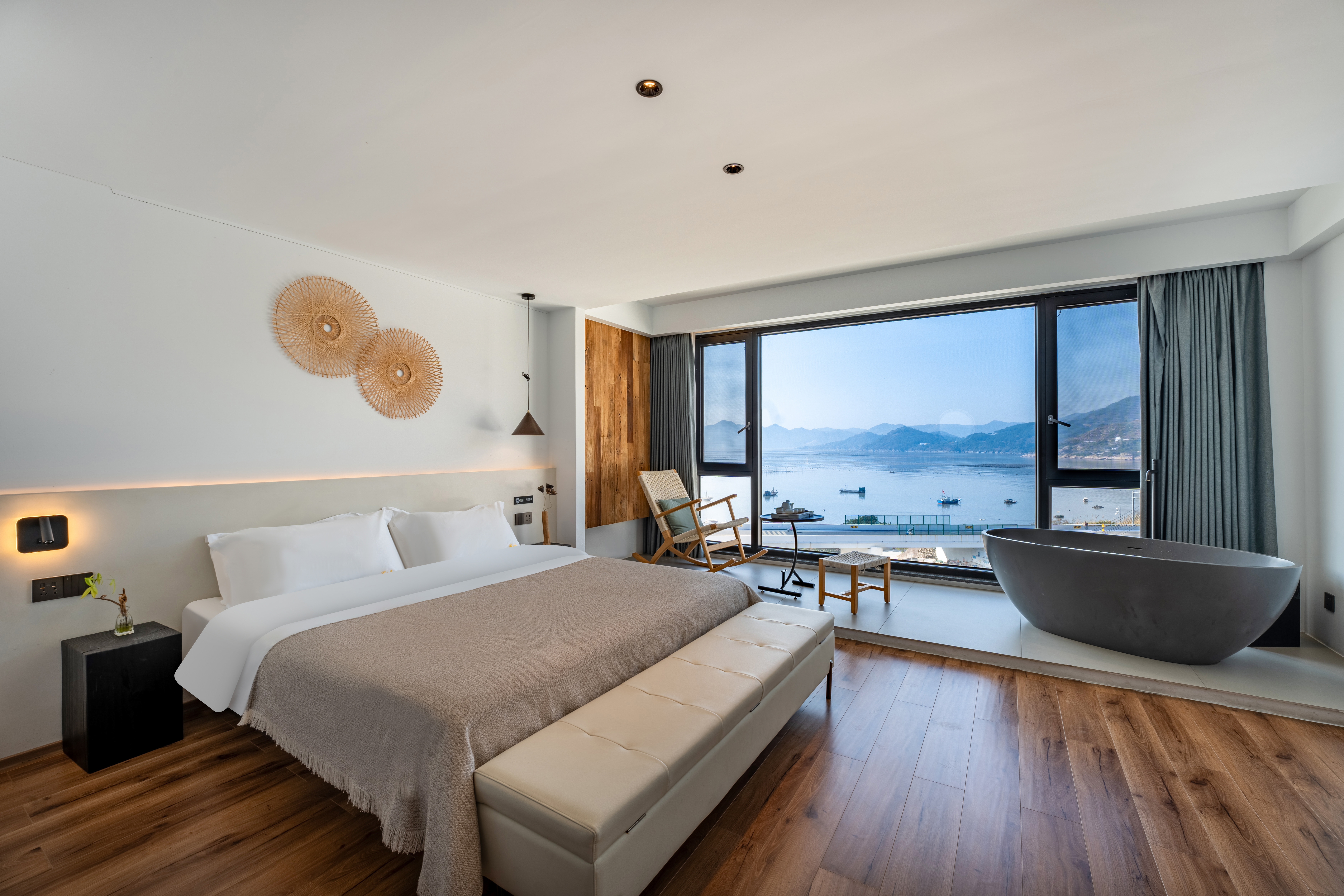 Floral Hotel·Xiapu Mid Mountain Lansu Hotel (Sansha Dongbi Store)素年-180°海景浴缸日落房（茶具+休闲摇椅+电视）