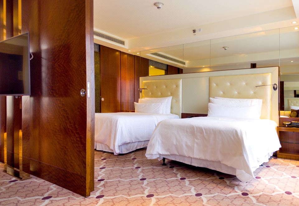 The Westin Bund Center Shanghai Crown Studio Twins Room