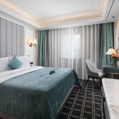 Deluxe豪華大床房｜『Mini冰箱+浴袍+手機投屏』 希岸Deluxe飯店（中山興中廣場店）優惠