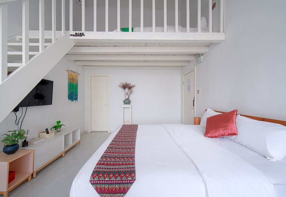 温馨Loft家庭房-角