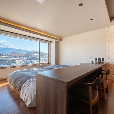 附樓4F和洋室帶富士山景觀浴缸臥室靠窗 湯霧富士之宿 大池飯店優惠