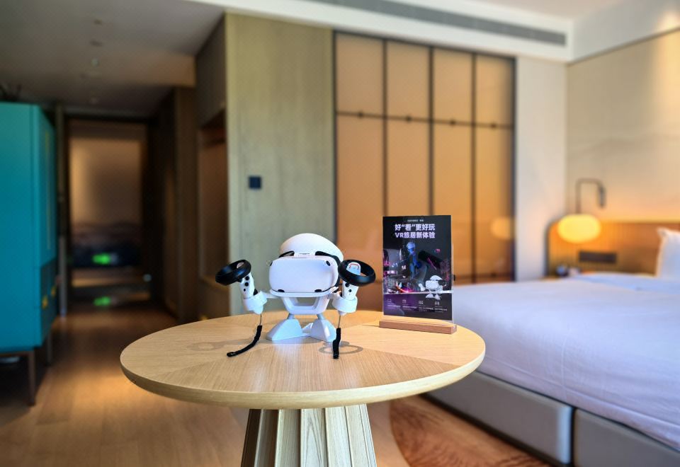 VR特色高级大床房（沉浸式VR观影+沉浸游戏）