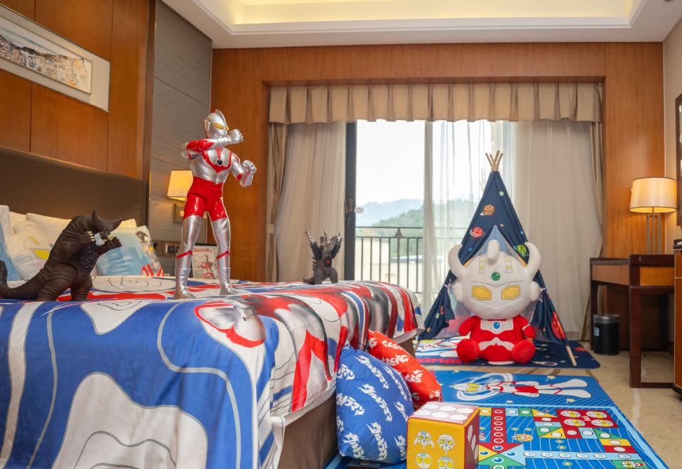 奥特曼豪华长城景观大床房