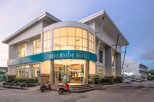 Riverside Hotel