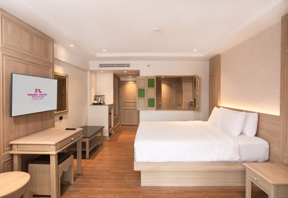 Pool Access Room