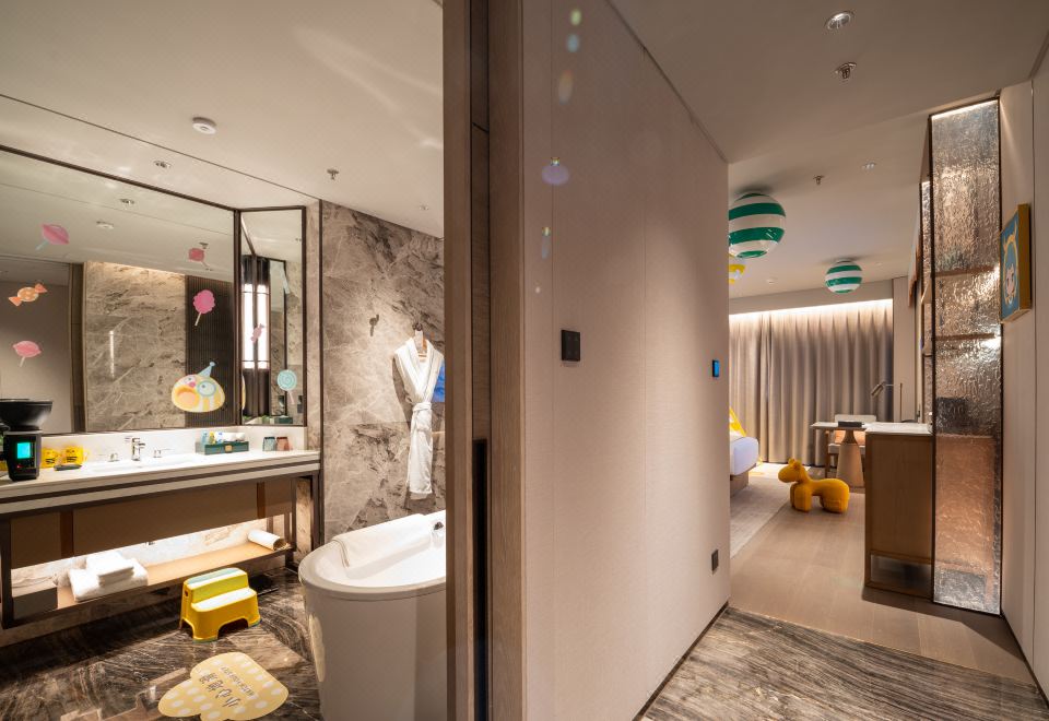 Yangzi River International Conference CenterCandy House Family Twin Room (Childlike Tent)