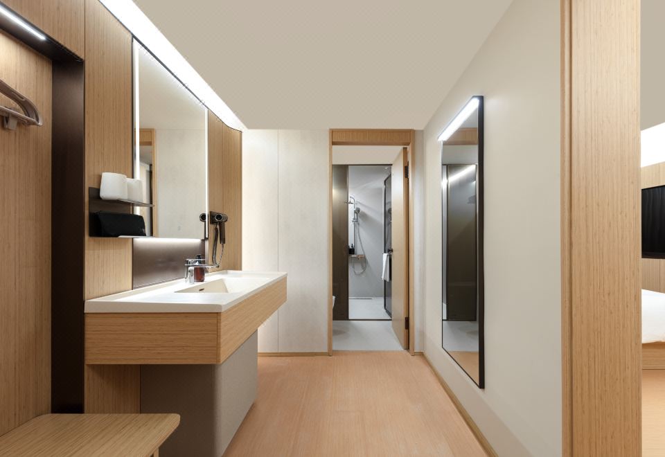 套房（智能客控+商务茶桌+小冰箱）