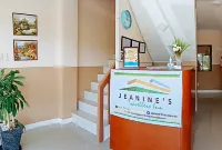 Jeanines Travellers Inn by RedDoorz