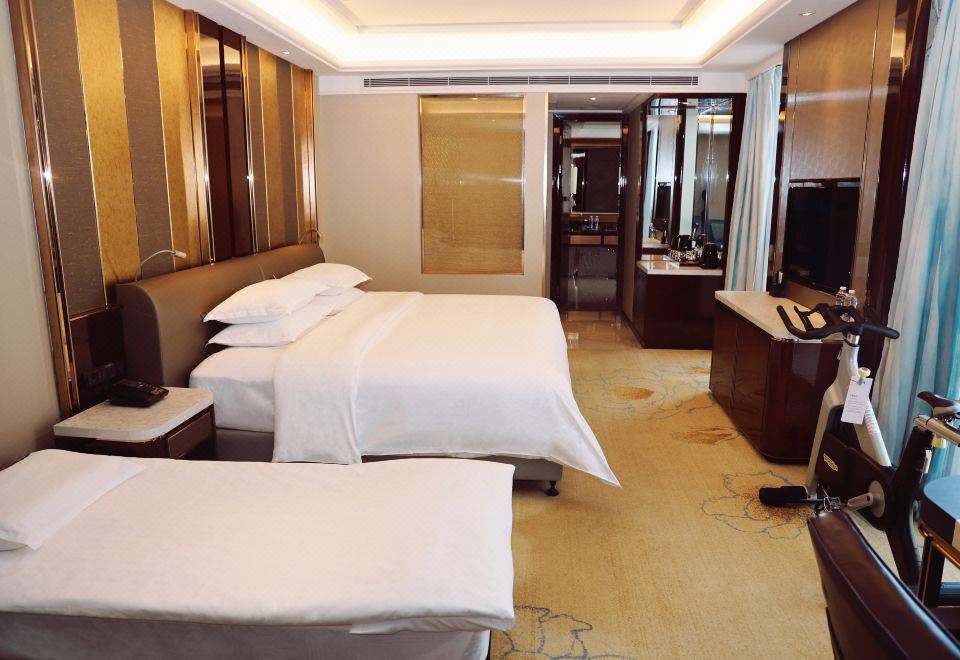 家庭雙床房 【1張超大床+1張小床】