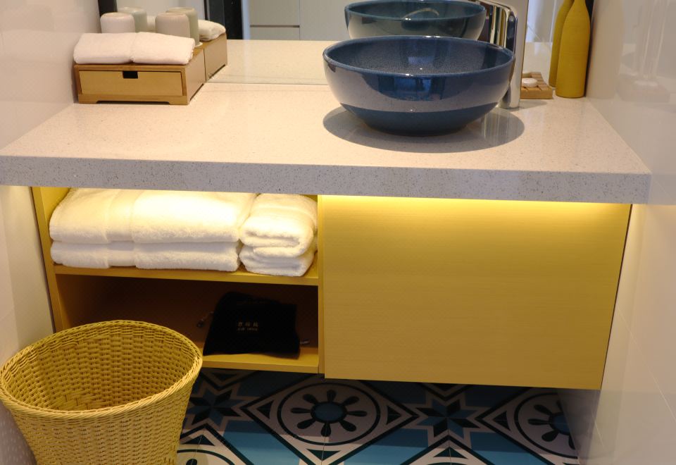 憩泊園景大床房