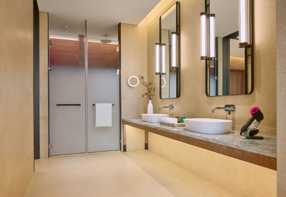 莳花听澜轩（海景套房-大床）