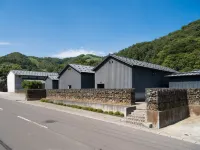 Otaru Retreat by Onko Chishin