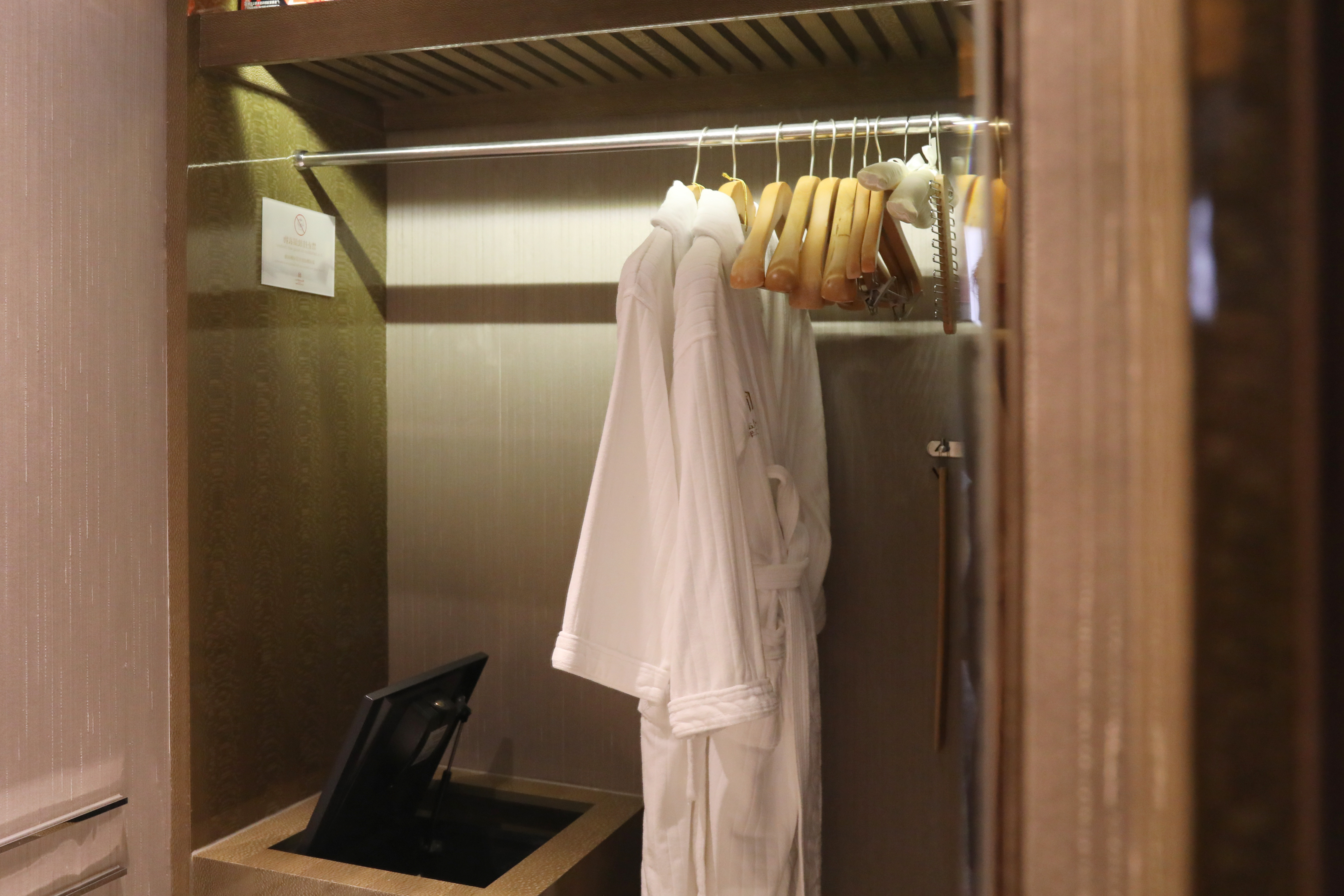 高级豪华荷里活双床房