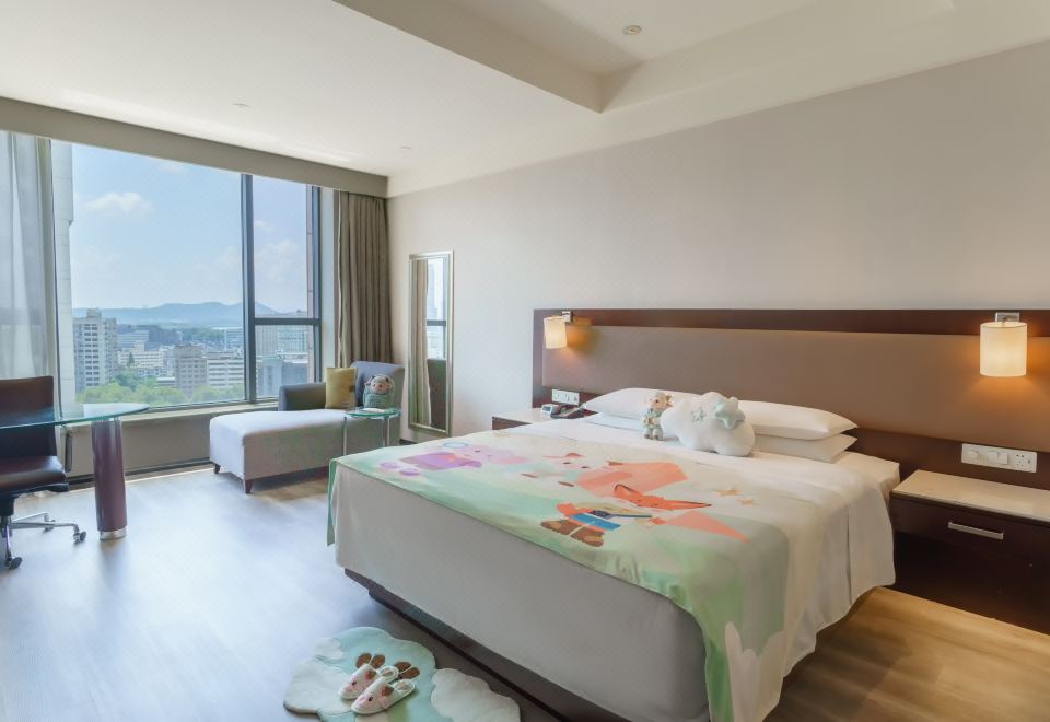 Courtyard by Marriott Hangzhou WulinMarriott Bonvoy Squad Family Room
