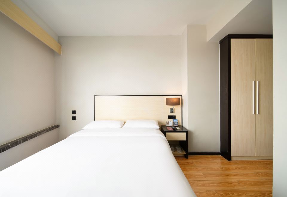 公寓高级大床间