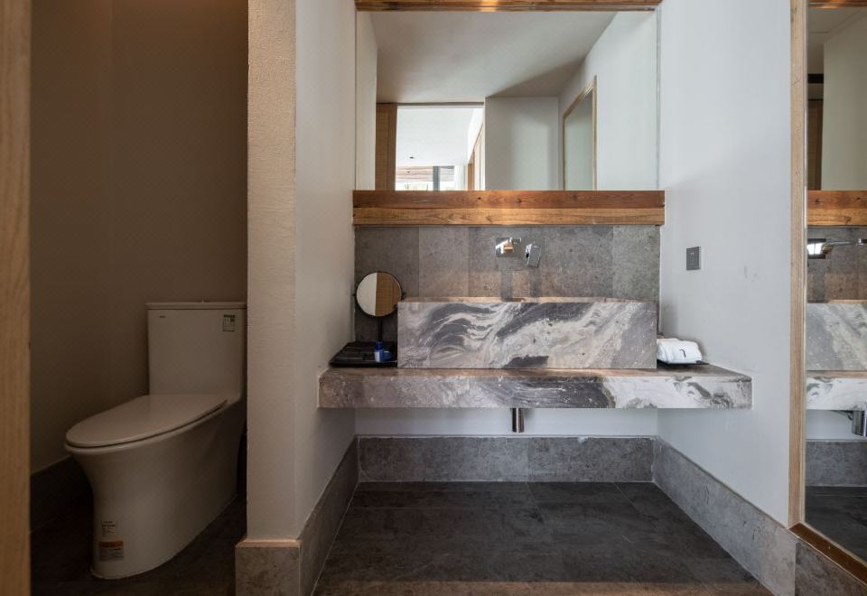 柏露泡池大床房