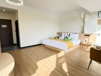 Riverside Bay Hotel Hotels in Luoding
