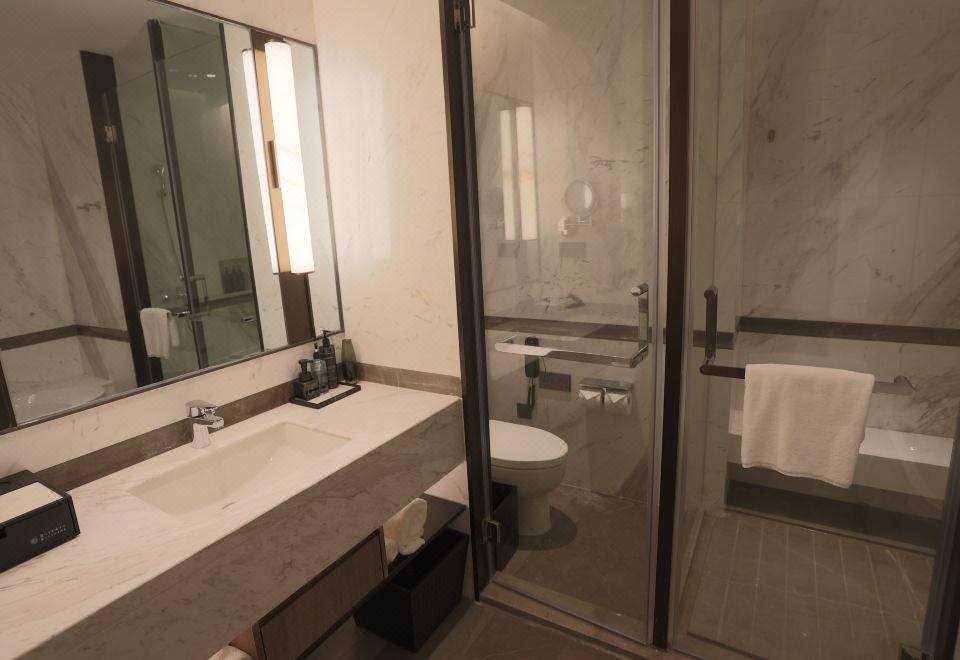 二号楼丨商务大床房无窗（加热毛巾架?戴森吹风机）