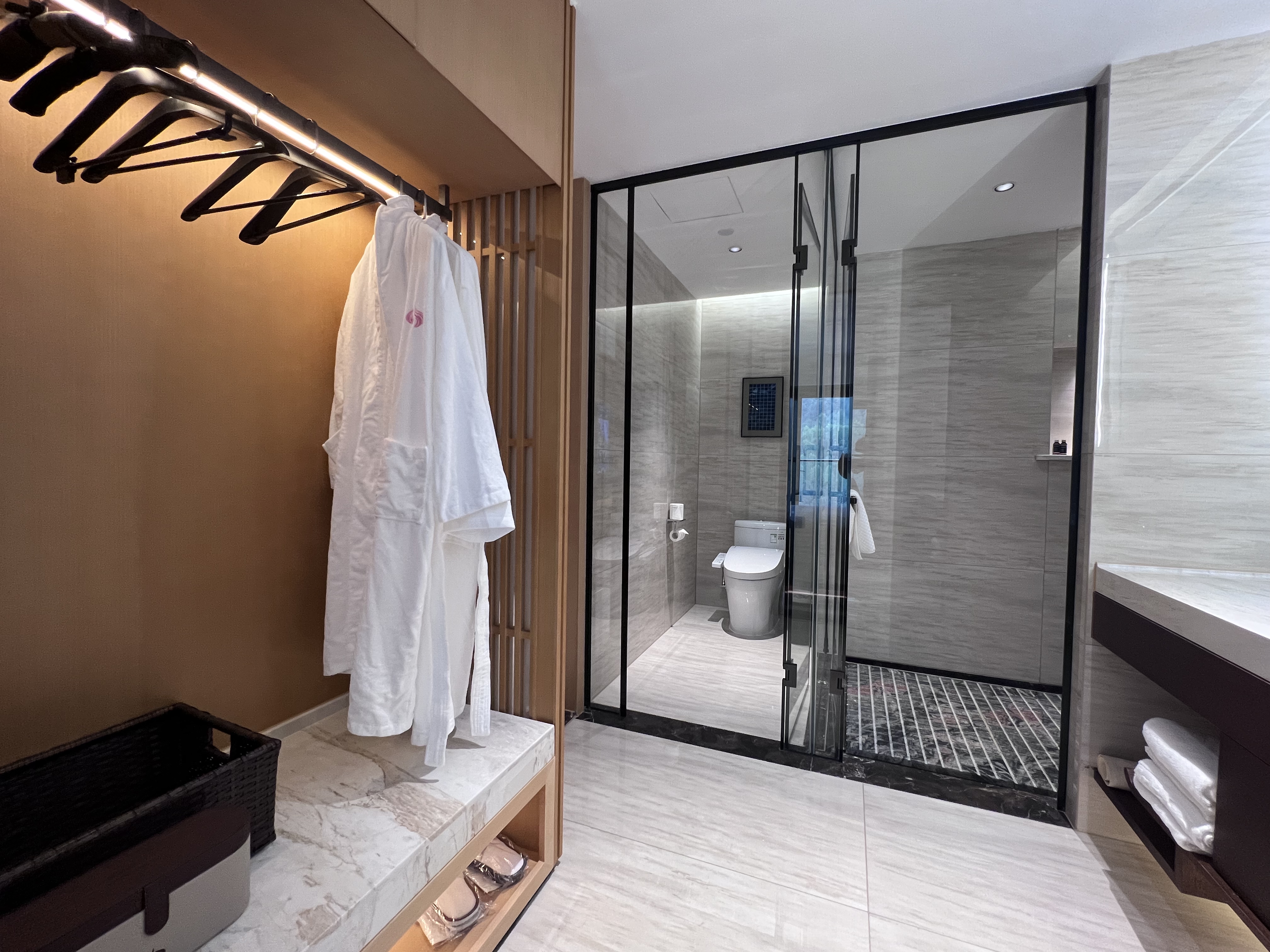 行政大床房（TOTO衞浴+小度语控+乳胶睡枕+保险箱）