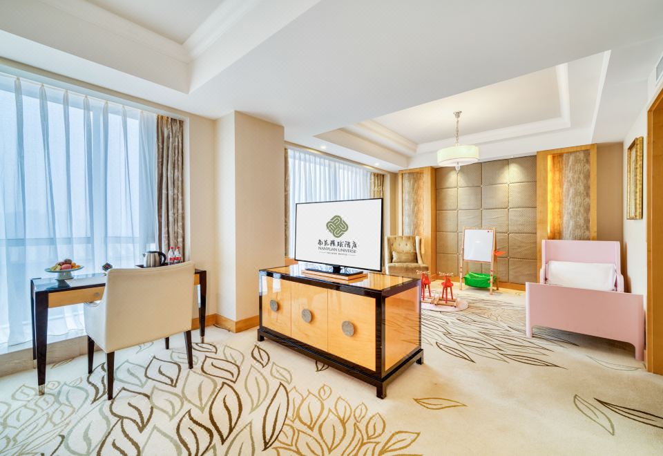 Family-friendly Queen Room