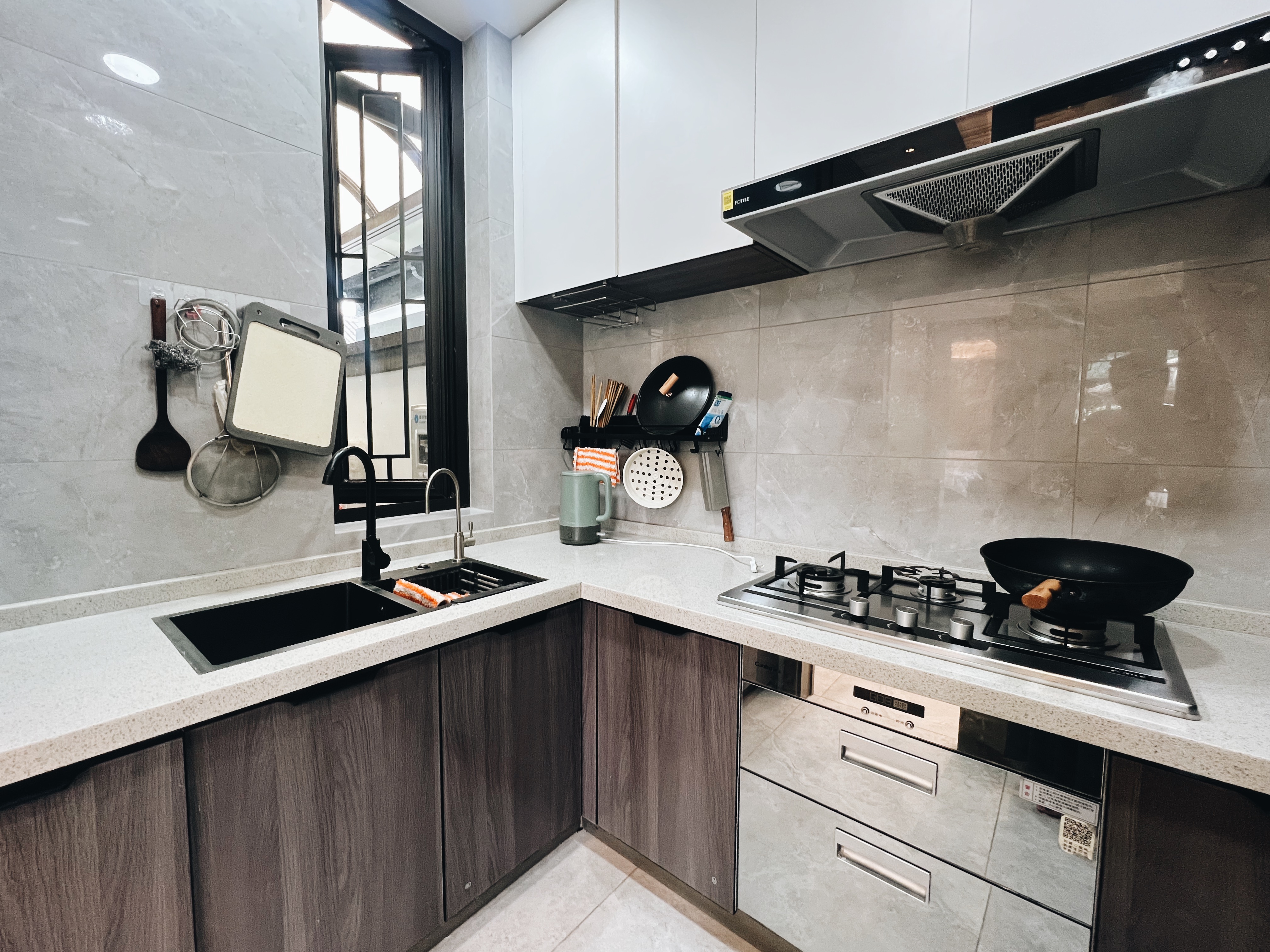 豪华四卧三衞影音花园别院