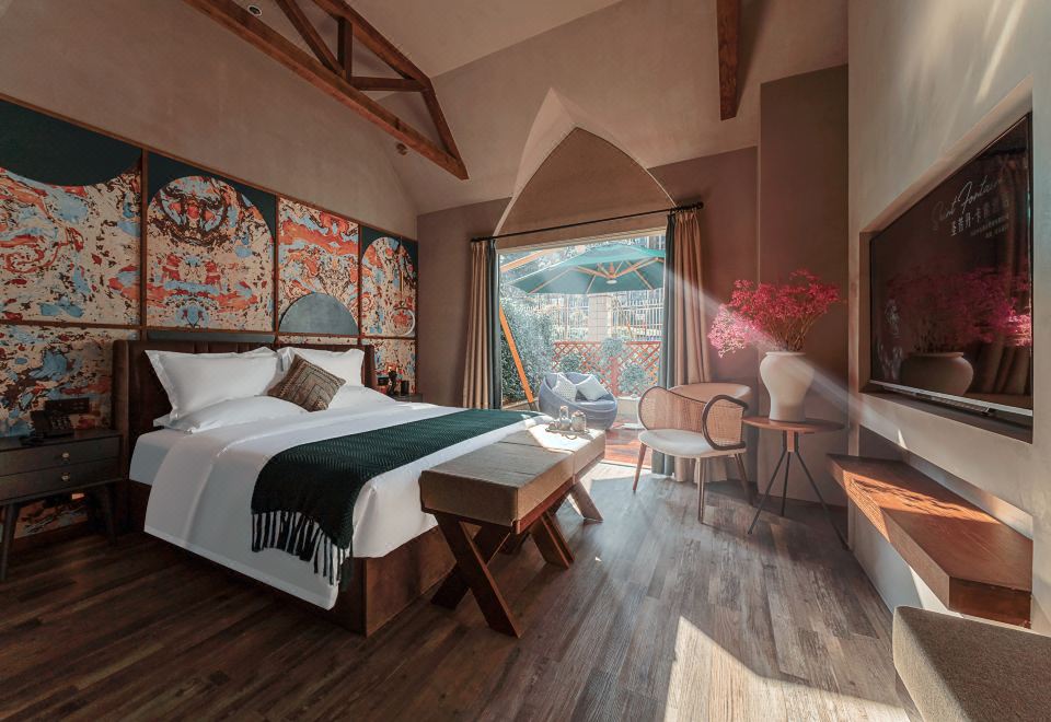 Temple Chinon Wisdom Garden Queen Room