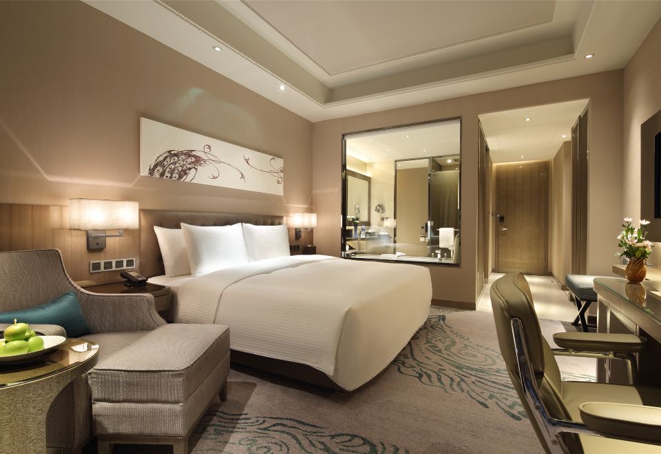 行政豪华大床房（舒适办公区+热带雨林沐浴+乾湿分离）