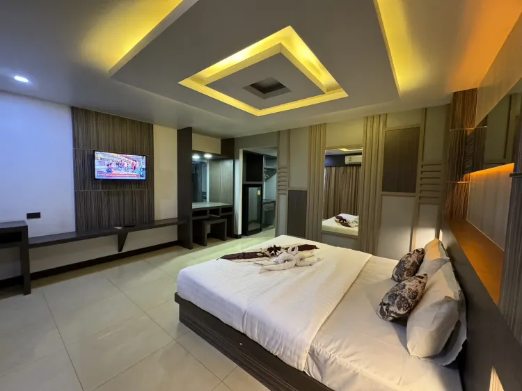 ห้องดีลักซ์ เตียงใหญ่ พร้อมระเบียง