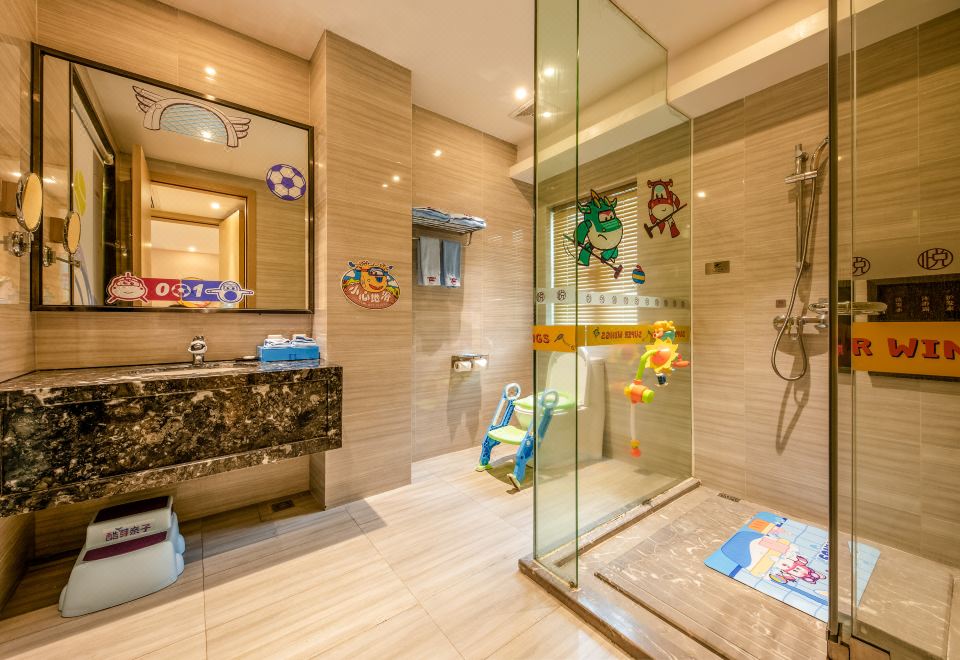 Yuetianxia Hot Spring HotelSuper Wings Garden Hot Spring Four-Bedroom Villa - Private Tub