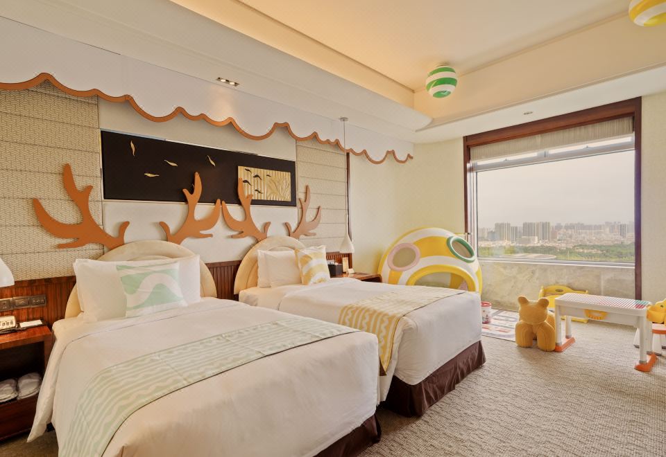 糖果飛屋豪華湖景雙床房A（樂高墻丨俏皮魚嘴）