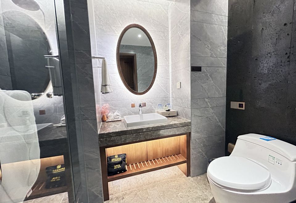 Baihualin Hot Spring Valley HotelPleasant Goat And Big Big Wolf Theme Family Double Bed Room