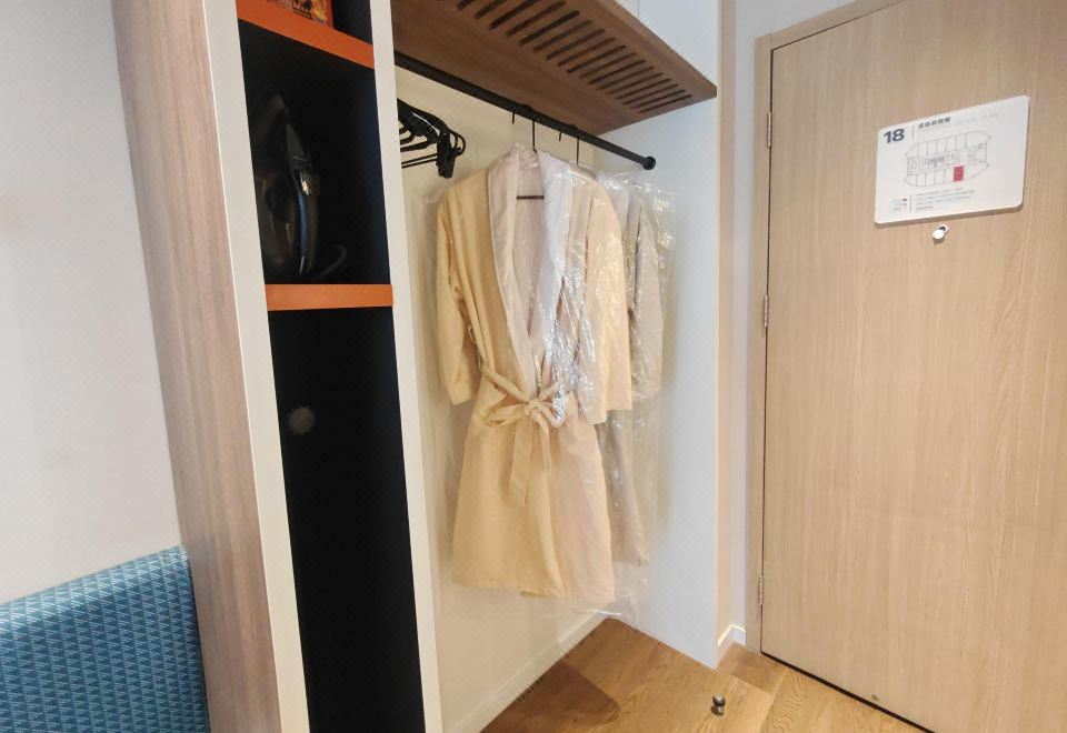 城市景觀大床房（浴袍、體重秤、泡腳桶）