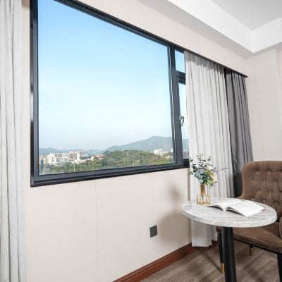 主題親子房（奧特曼主題） 滙東假日酒店（廣州龍洞步行街植物園地鐵站店）優惠