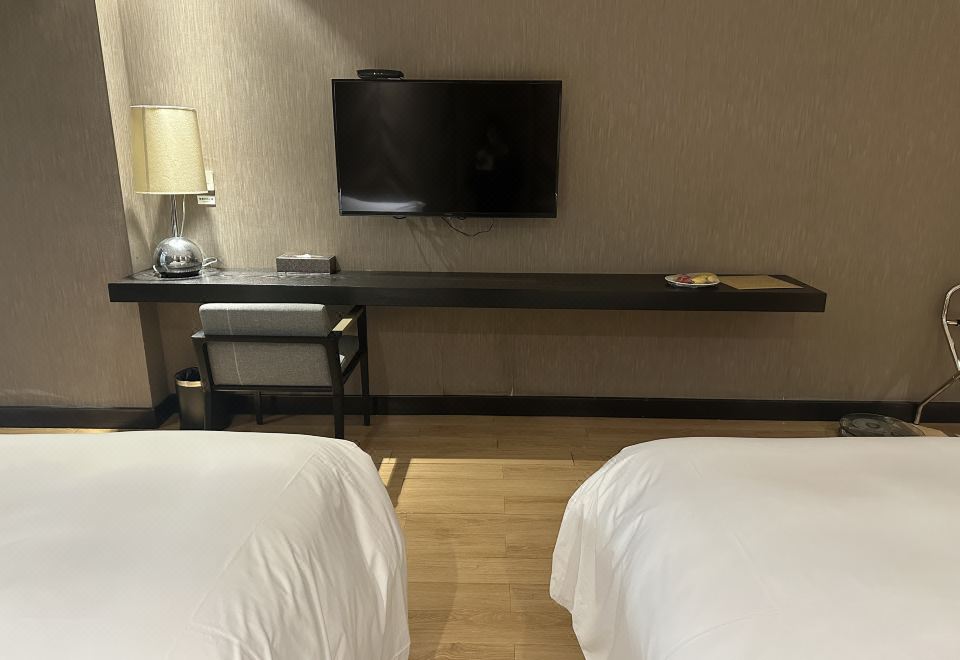 伴山庭院双床房