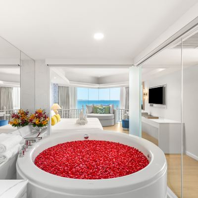 現代泰式主題兩間卧室套房 禁煙 芭堤雅皇家克里夫海灘酒店 （SHA Extra Plus）優惠