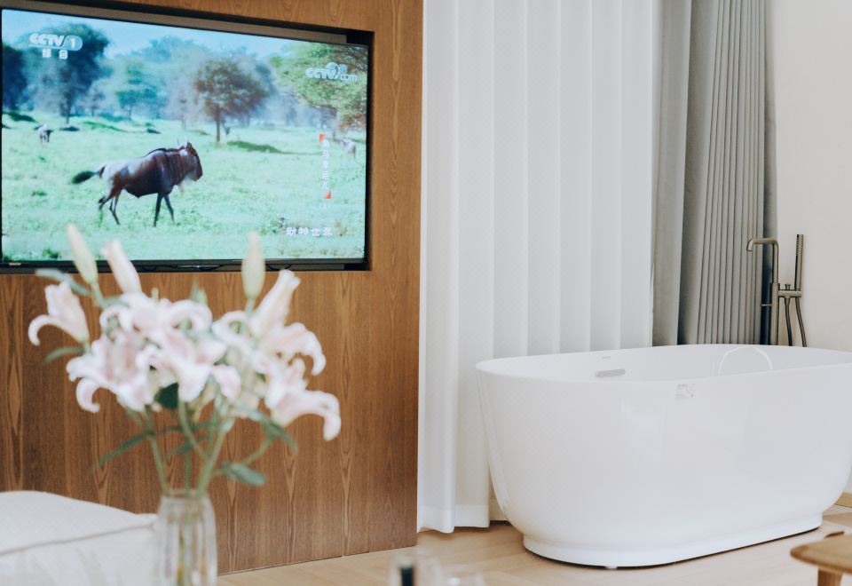 梵舍·浴缸大床房（暖陽浴缸+舒享沙發+智能家居）