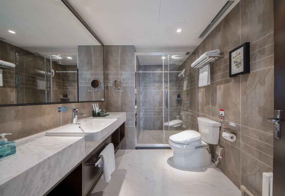 拈花精品大床房（L型4人沙發+詩意空間）