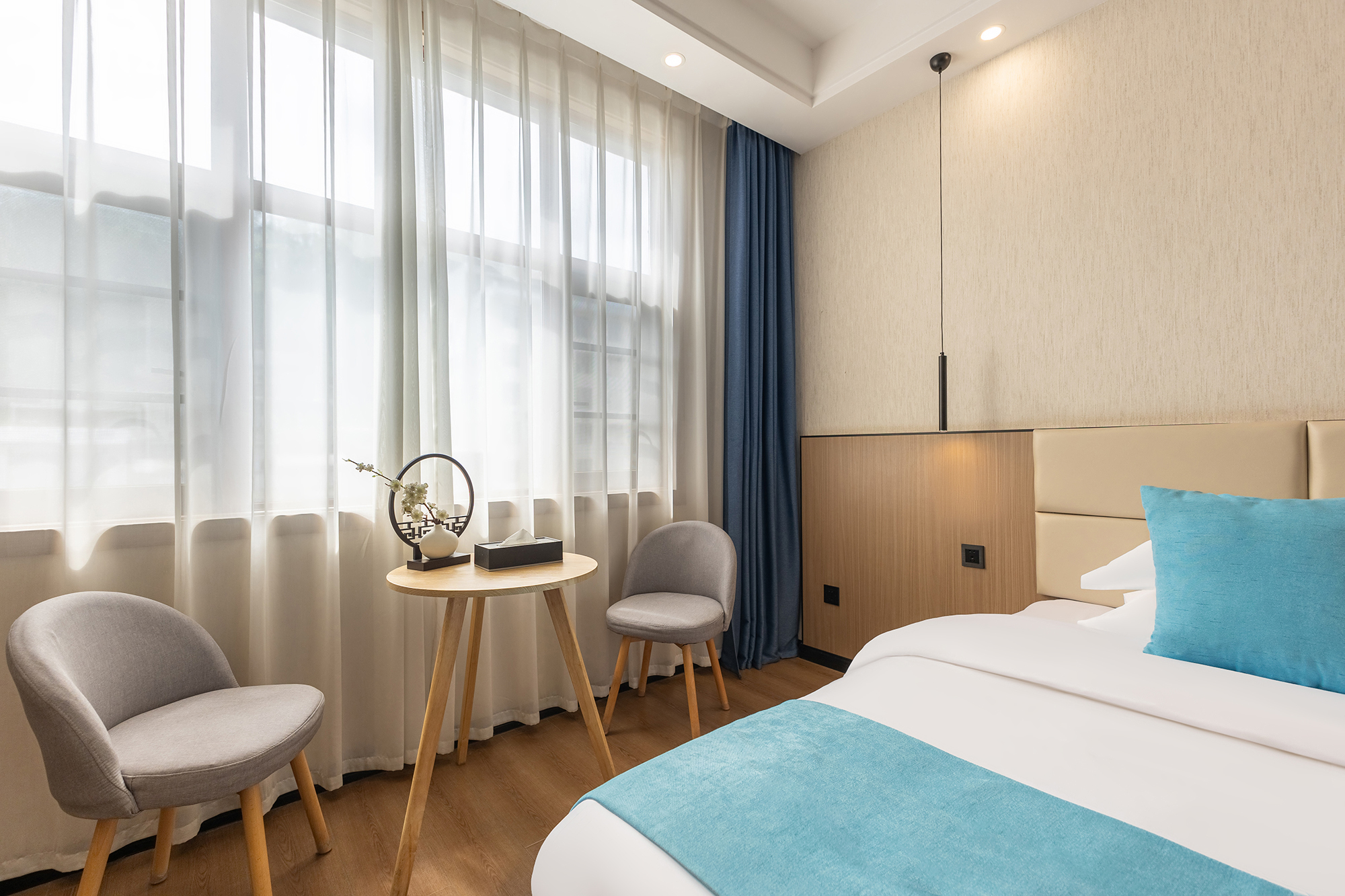 高级标间（阳光通透+休闲椅）