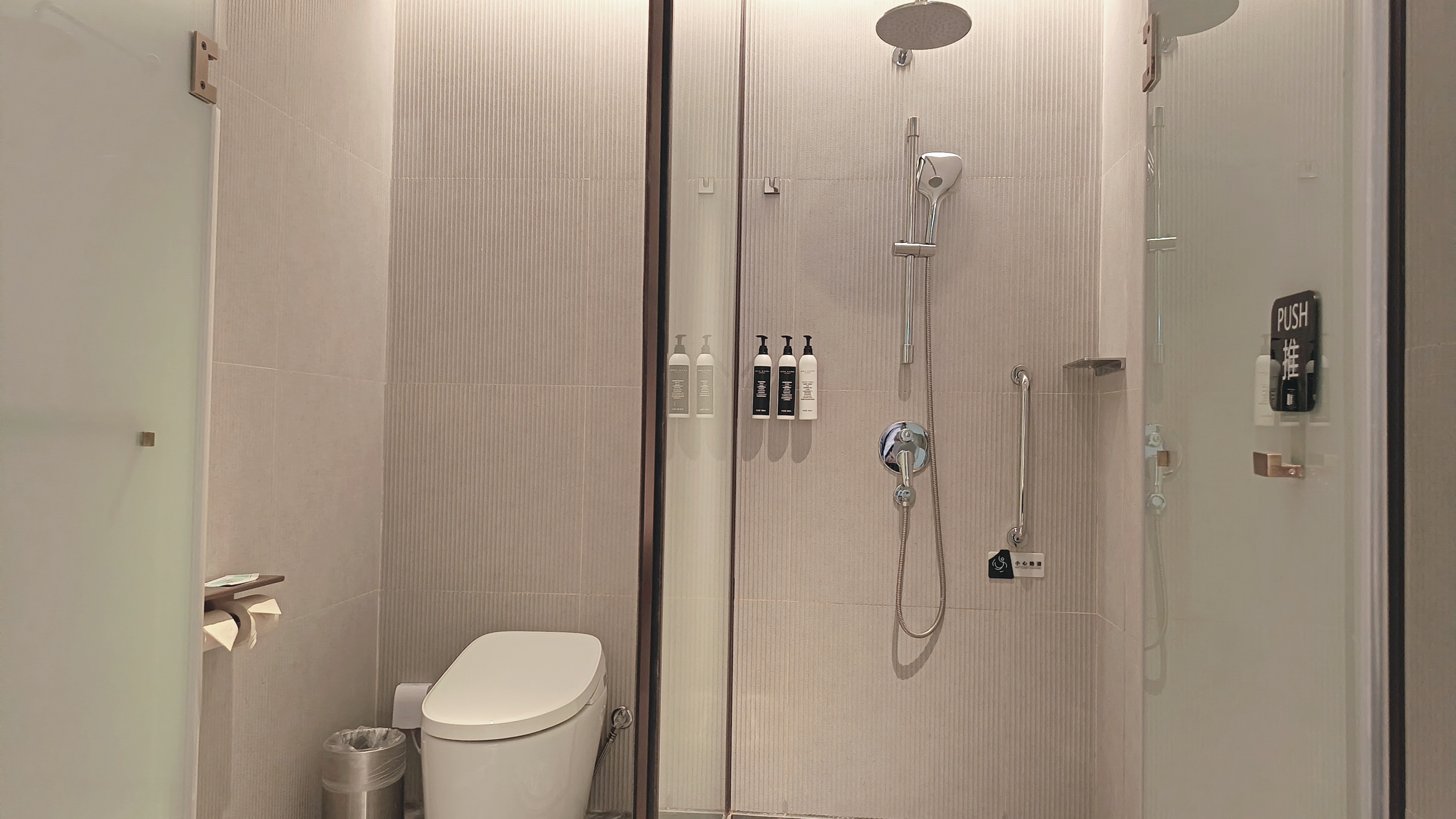 影音双床房（100寸高清巨幕+智能投屏+畅享热门大片）