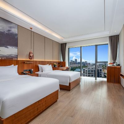 雅緻雙床房（全景落地窗+俯暾瓊台夜景+智能投屏） 荷泰酒店（海口紅城湖店）優惠