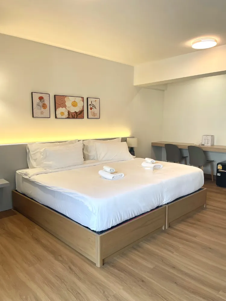 ห้องดีลักส์ เตียงใหญ่