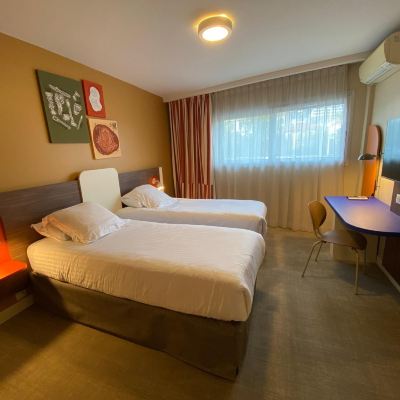 Standard Twin Room Hotel Abrial Promo Code