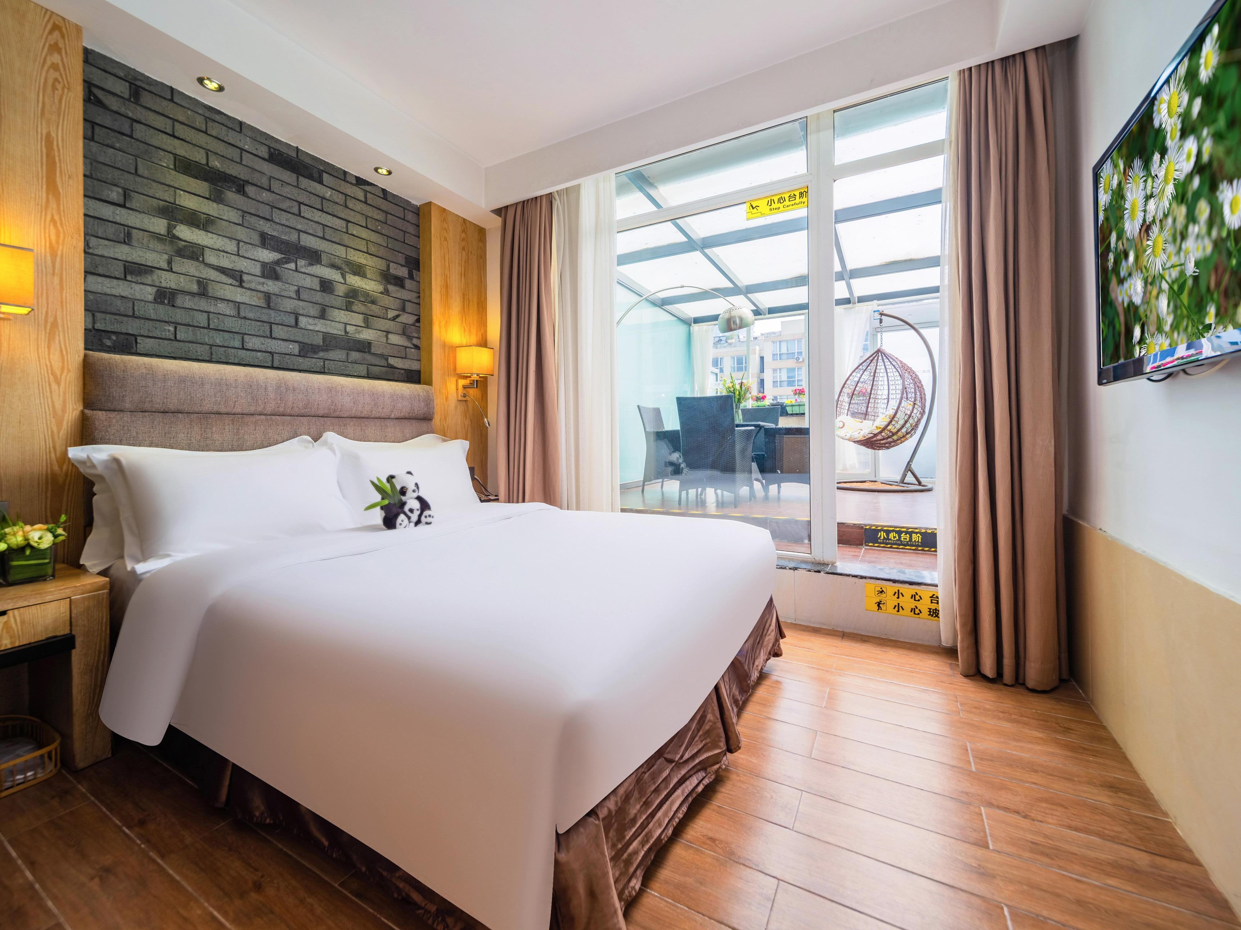 观景大床房（雨淋顶喷+大露台）