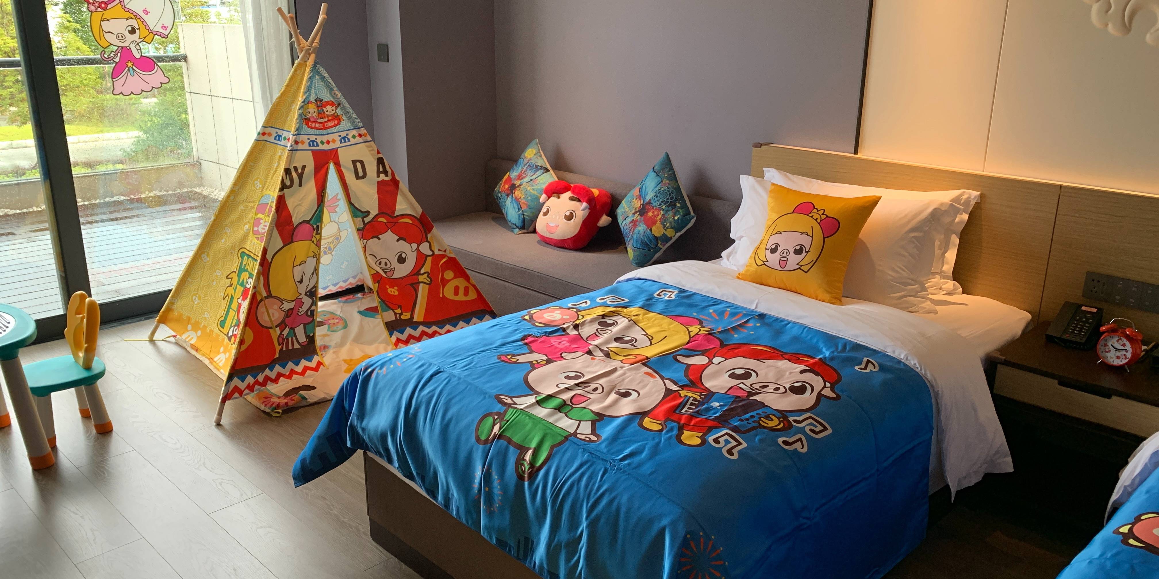 猪猪侠酷芽阳台双床房