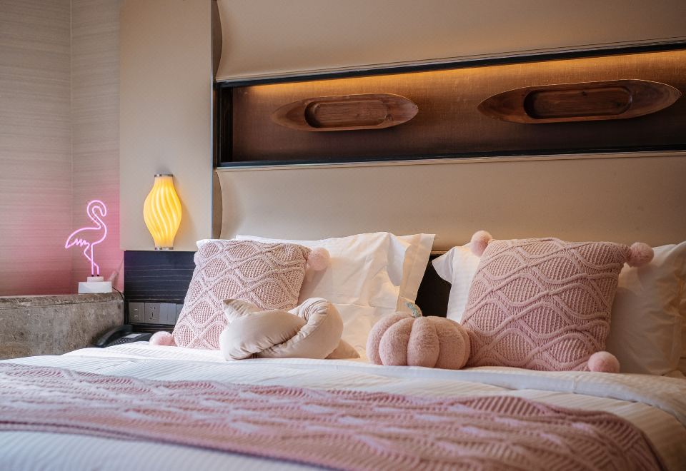 Ascott Central WuxiPink Themed Room