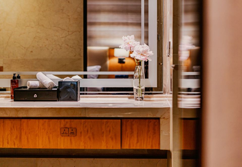 Lia! By Minyoun Chengdu Rezen Hotel (Chunxi Taikoo Li Store)Featured Suite (2 double beds)