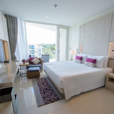 行政特大床房（帶陽台） 布吉邁考海灘躍浪渡假村（SHA Extra Plus）優惠