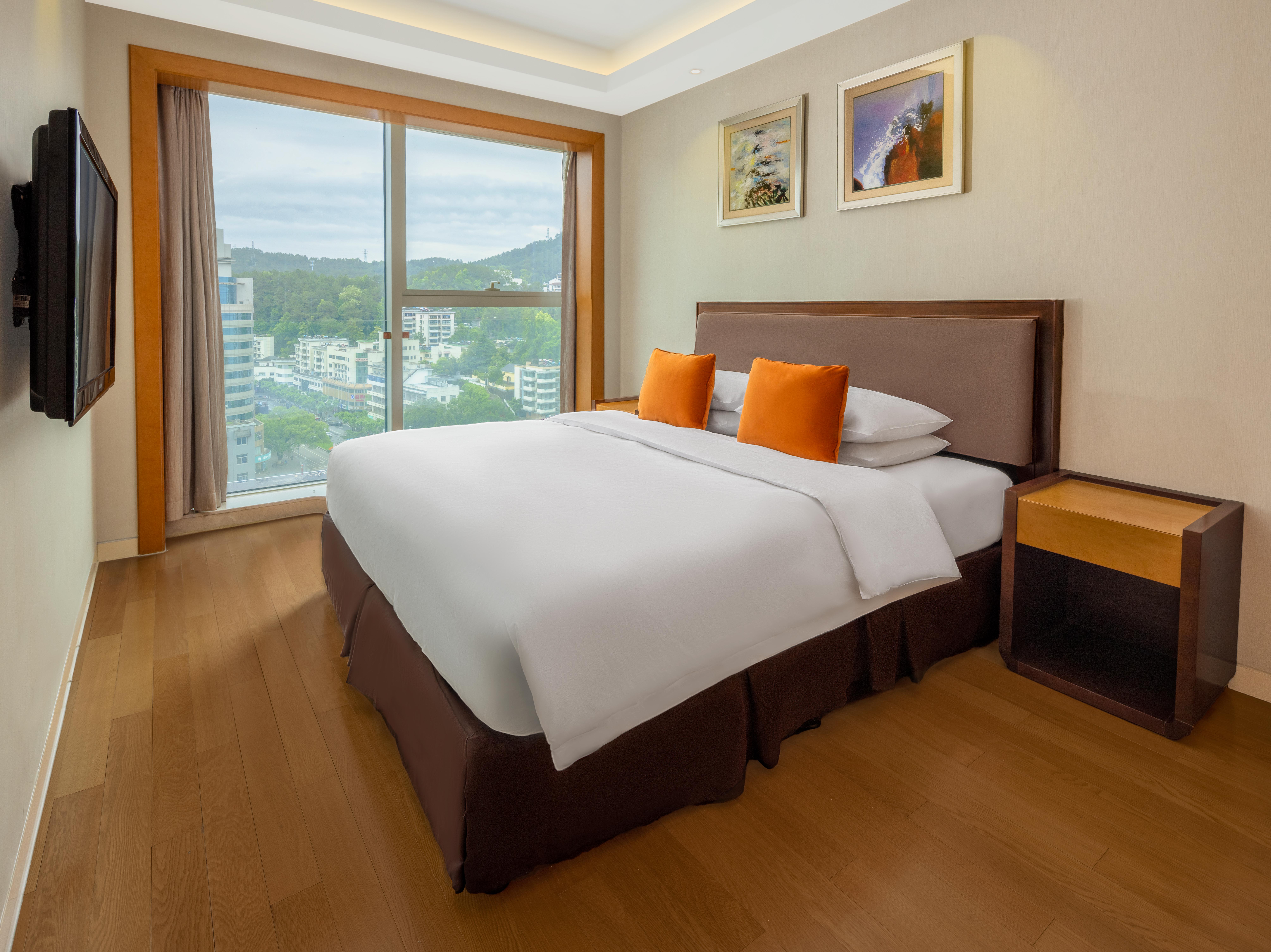 5号楼湖景三卧室套房