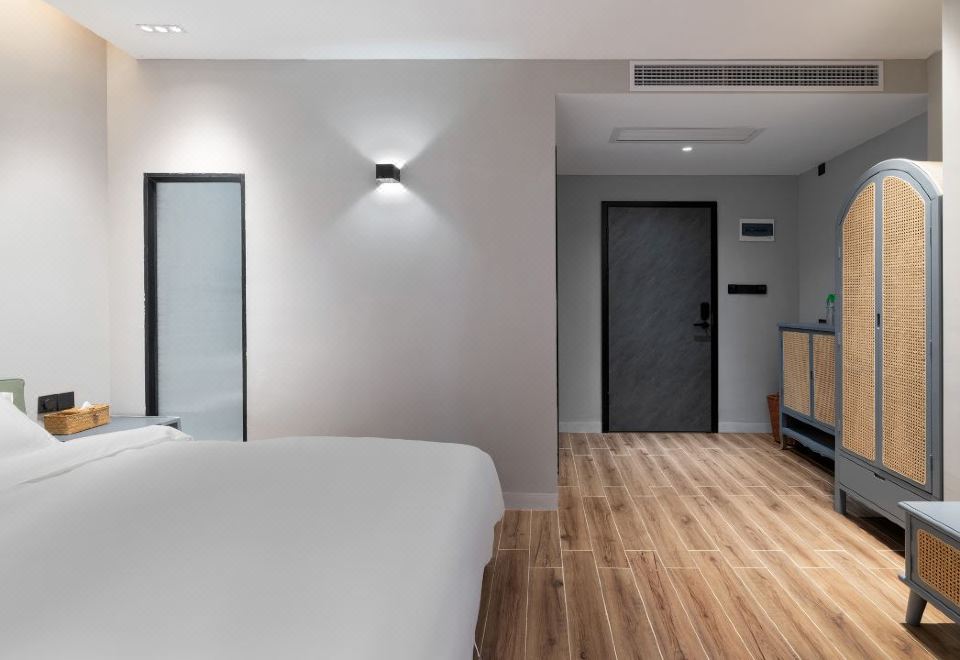 智选大床房（深睡零压床垫+花园景观+大屏电视）